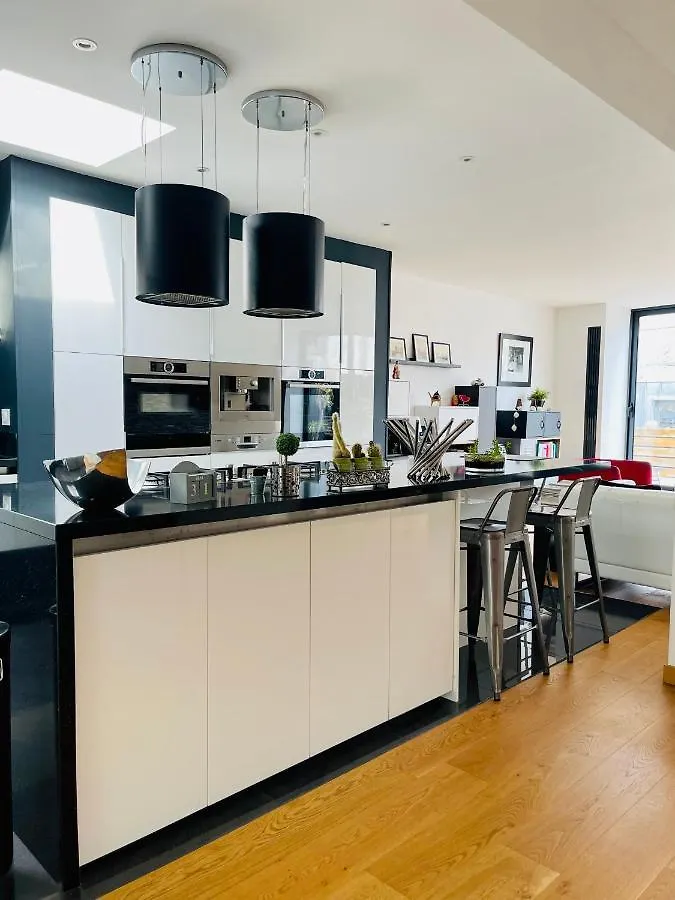 Duplex - Plein Centre Avec Une Grande Terasse Concarneau